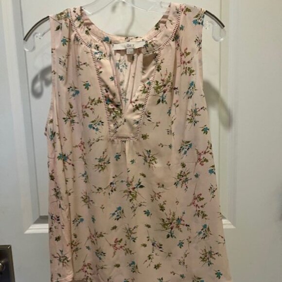 LOFT Tops - LOFT Medium pink floral sleeveless blouse